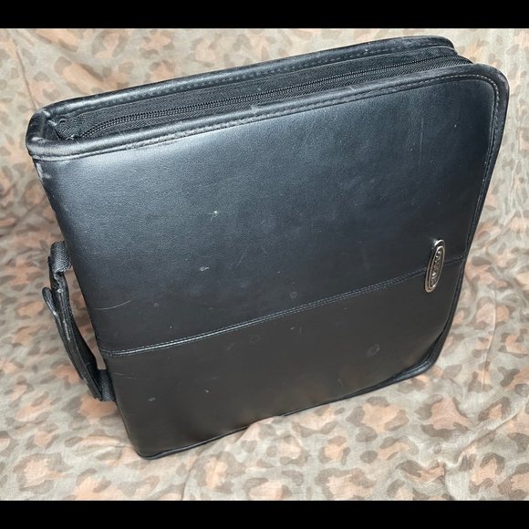 Binder of 137 Discs - Bluray and DVDs - Disney/True Blood/Shrek/Futurama/ATHF - Picture 3 of 15